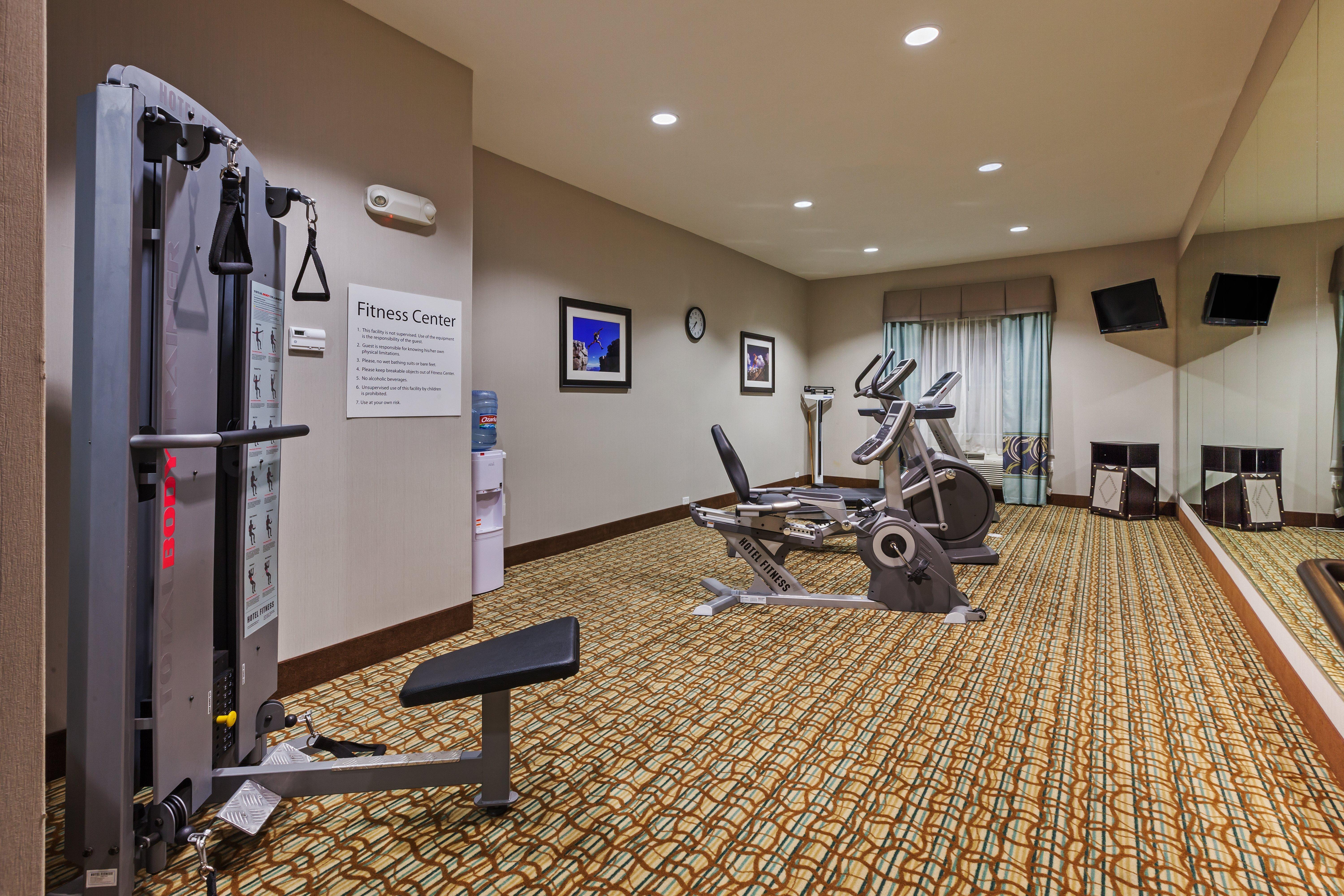 Holiday Inn Express & Suites Cleveland By Ihg Exterior foto