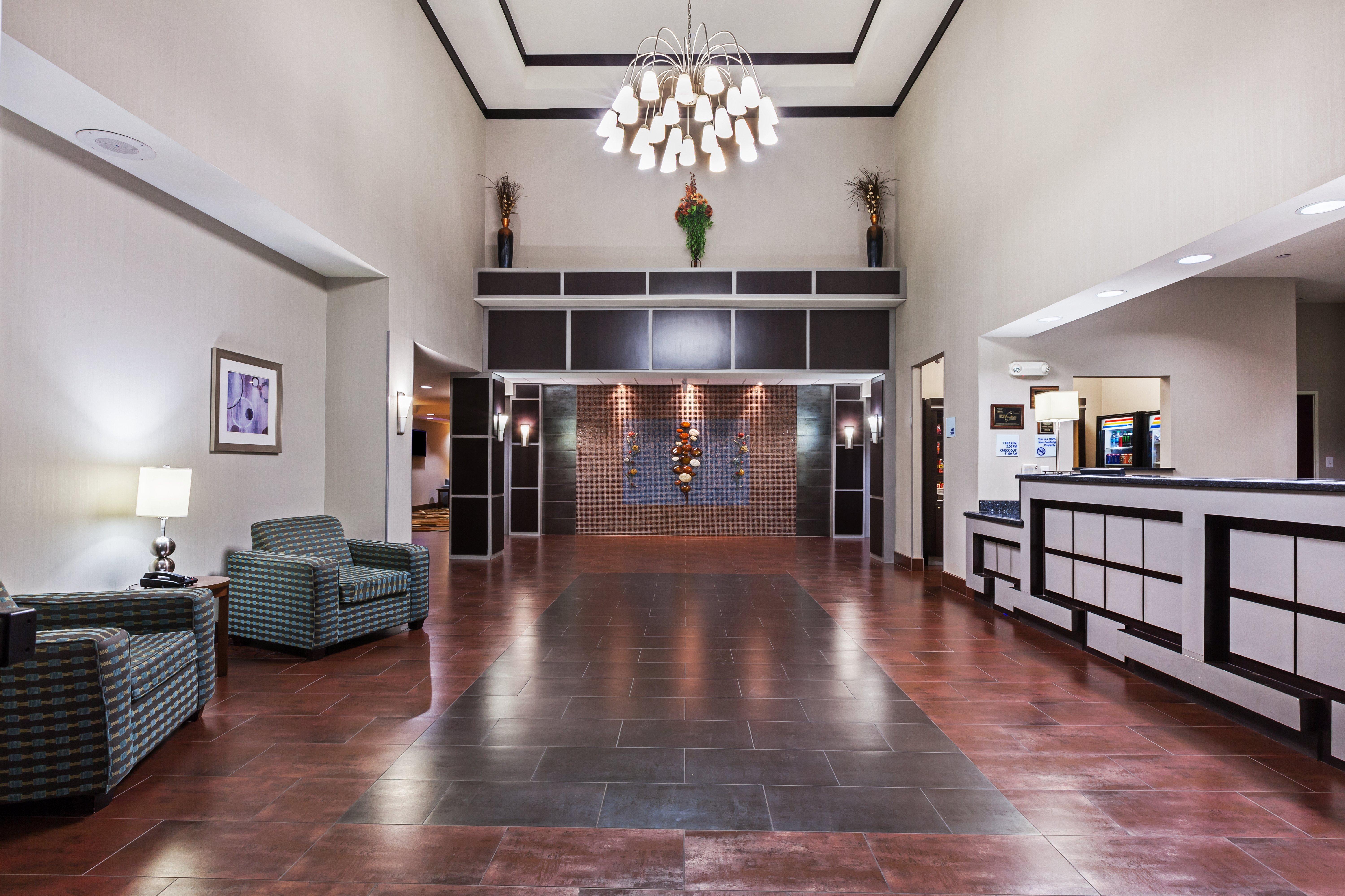 Holiday Inn Express & Suites Cleveland By Ihg Exterior foto