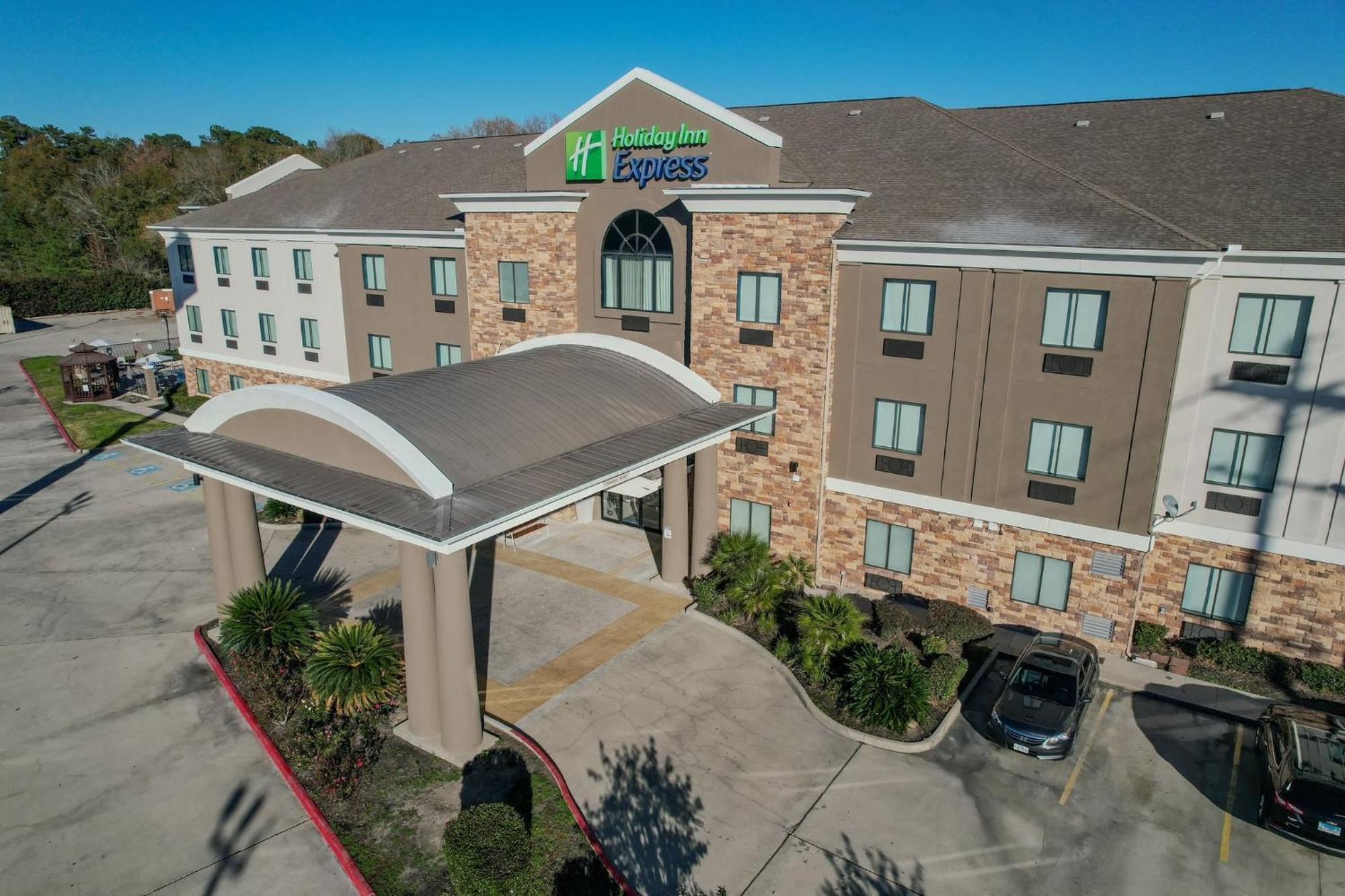 Holiday Inn Express & Suites Cleveland By Ihg Exterior foto