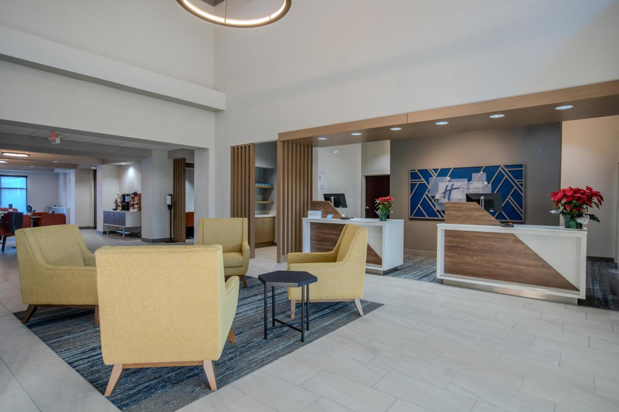 Holiday Inn Express & Suites Cleveland By Ihg Exterior foto