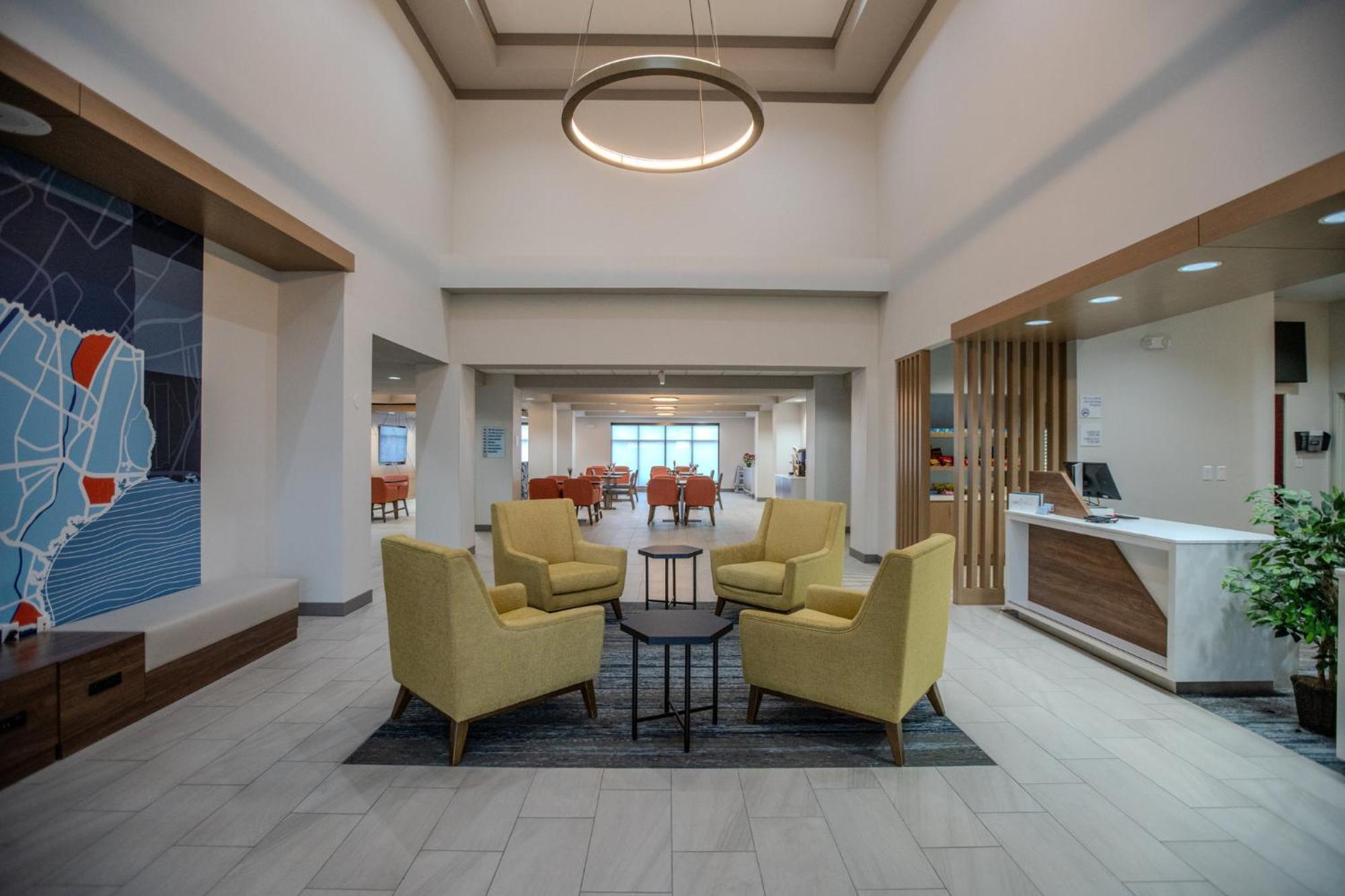 Holiday Inn Express & Suites Cleveland By Ihg Exterior foto
